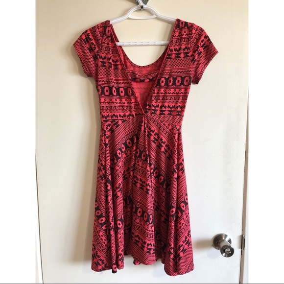 3/$30 ✨ Aztec Print Dress - Picture 2 of 4